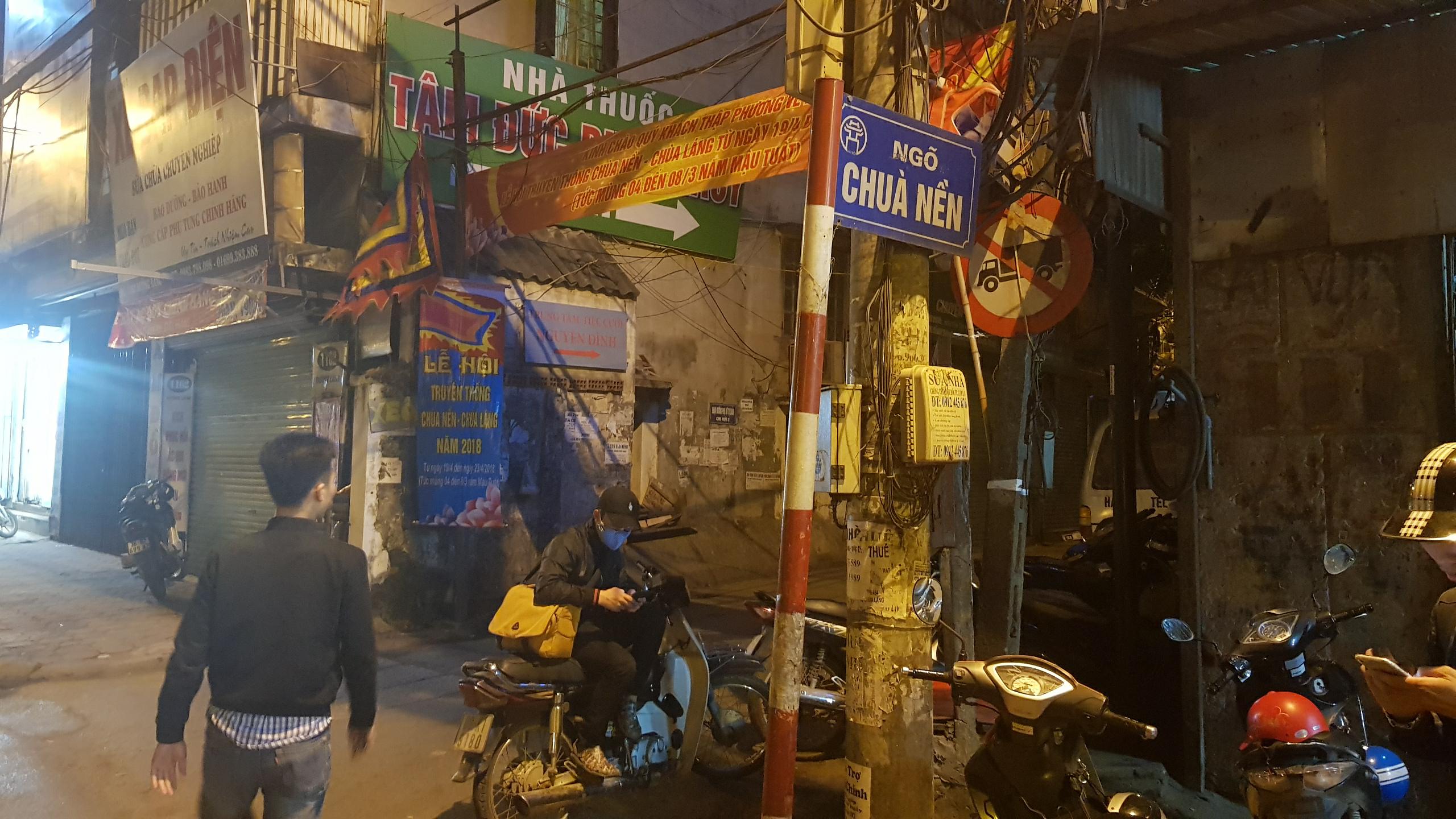 Ảnh hiện trường và clip cảnh sát bắt nghi phạm cướp tiệm vàng ở HN